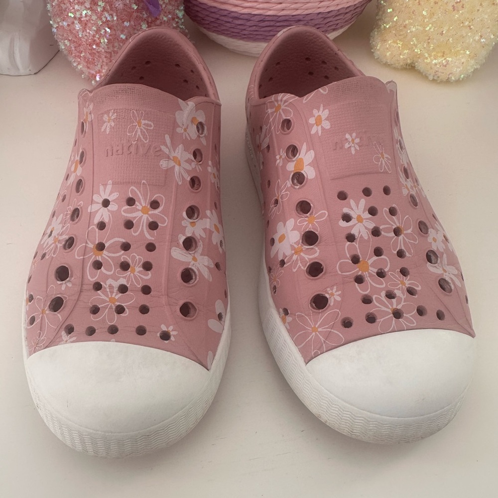 Native Kids Slip-On Sneakers in Pink with White Floral Print